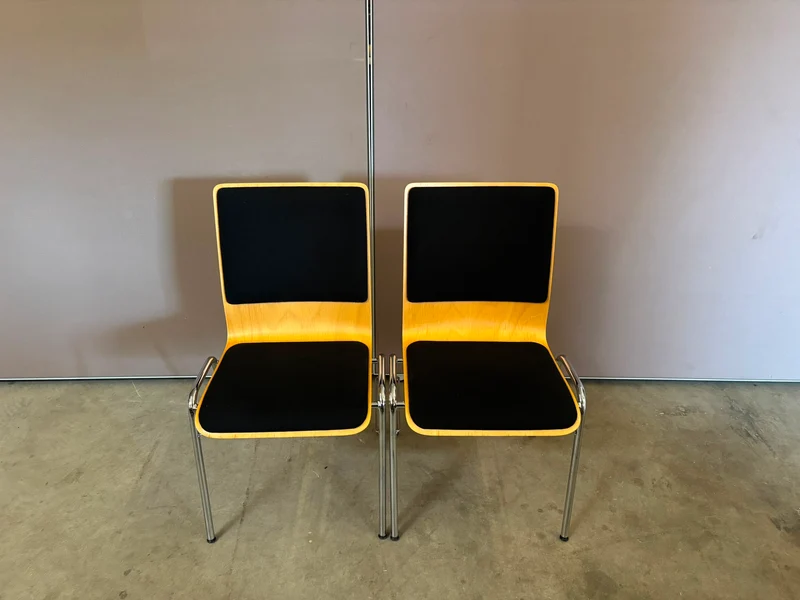 Malscher Sitzmöbel Konferenzstuhl mit oder ohne Tischablage Ahorn / Schwarz