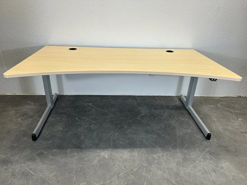 Steelcase elektrisch höhenverstellbarer Schreibtisch Cockpit Ahorn