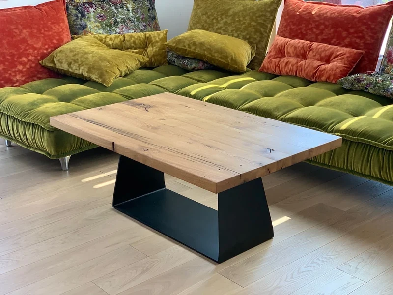 Massiver Couchtisch aus Altholz Maxim