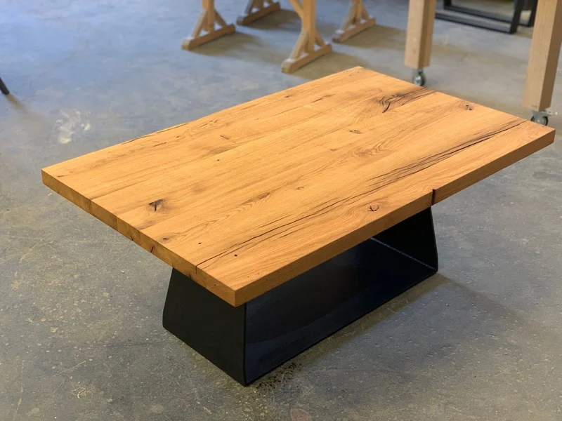 Massiver Couchtisch aus Altholz Maxim