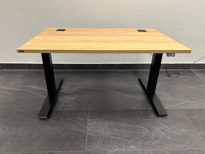 NowyStyl Elektrisch höhenverstellbarer Tisch Eiche