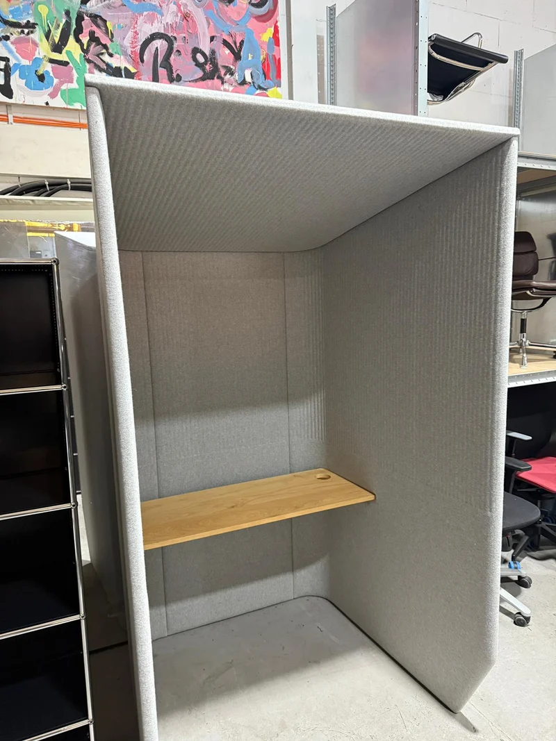 BuzziSpace Akustik Workbooth Telefonbox mit Tisch Buche