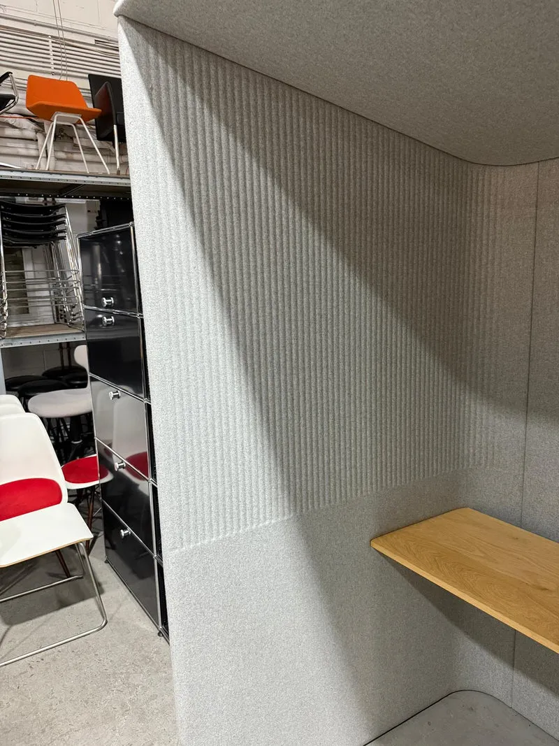BuzziSpace Akustik Workbooth Telefonbox mit Tisch Buche
