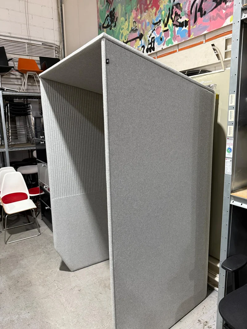 BuzziSpace Akustik Workbooth Telefonbox mit Tisch Buche