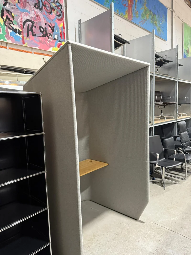 BuzziSpace Akustik Workbooth Telefonbox mit Tisch Buche