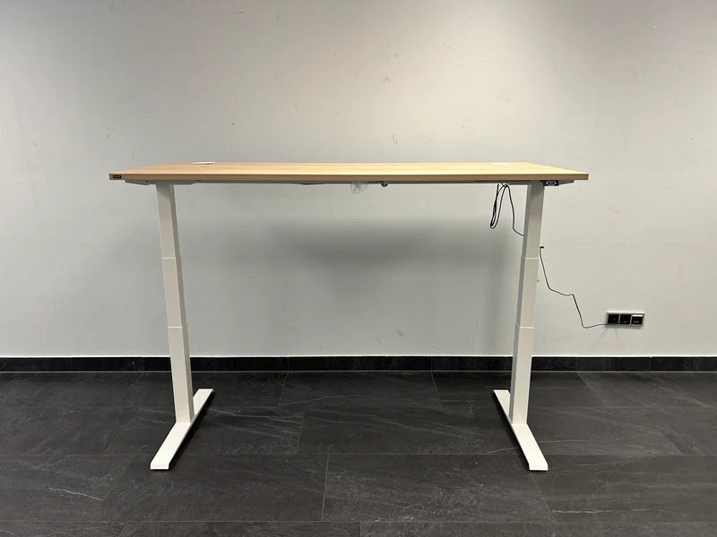 NowyStyl Elektrisch höhenverstellbarer Tisch Esche