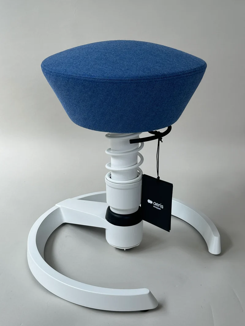 Ausstellungsstück swopper mit Capture Bezug blau und Gestell Gleiter weiß