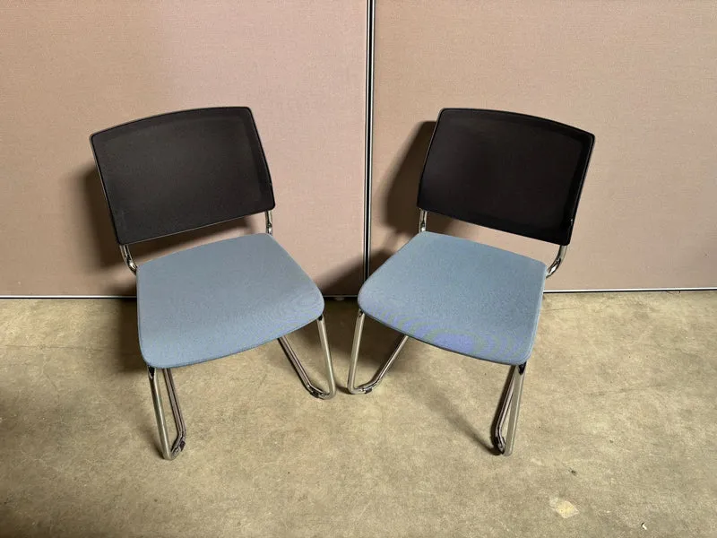 mdd Konferenzstuhl mit Netzrücken Schwarz / Blau