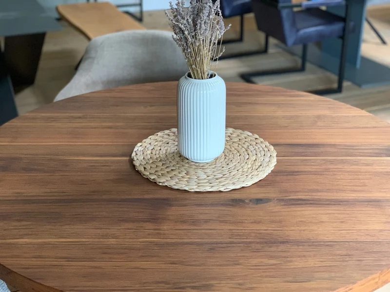 Runder Massivholztisch Nussbaum Sona