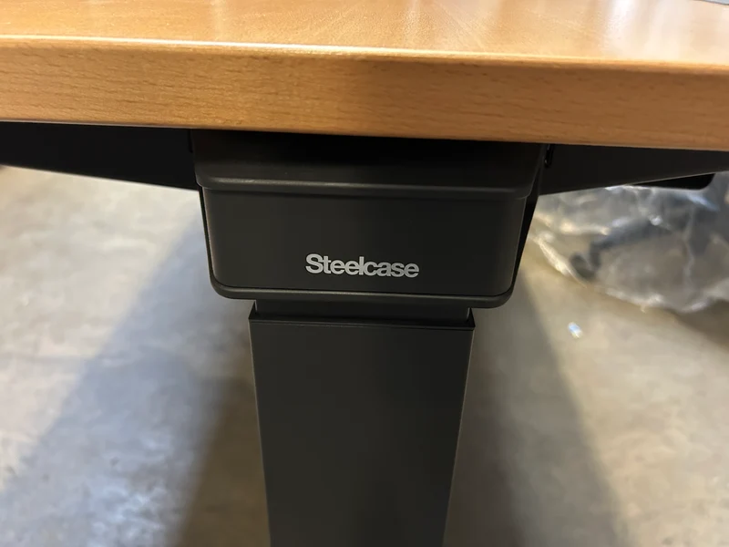 Steelcase Ology Elektrisch Höhenverstellbarer Schreibtisch Buche