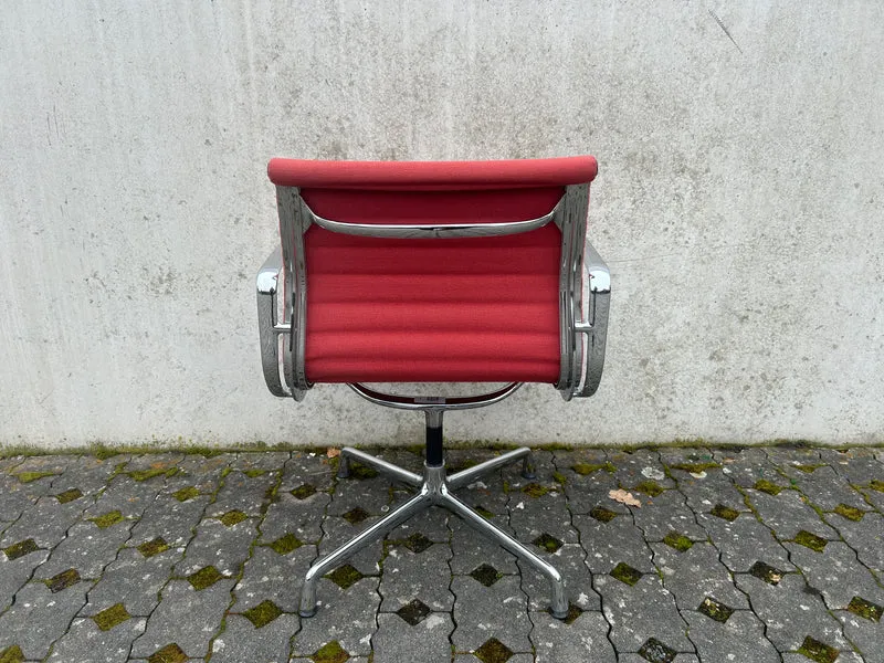 Vitra Eames 107 Konferenzstuhl Rot