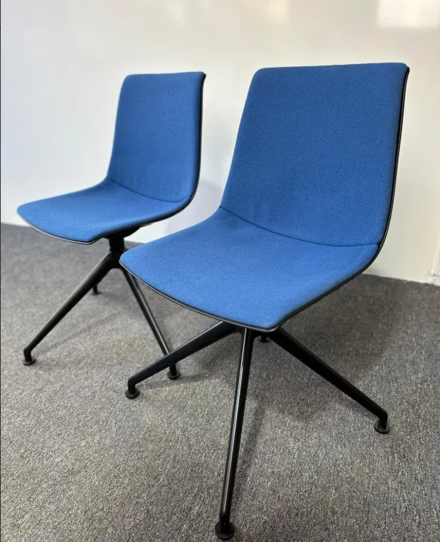 Interstuhl SU143 Konferenzstuhl Blau