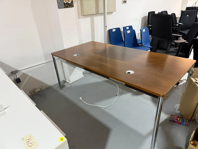Interstuhl SU143 Konferenzstuhl Blau