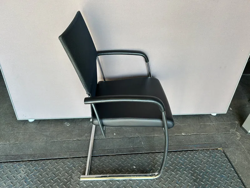 Brunner Konferenzstuhl Netzrücken Grau / Schwarz