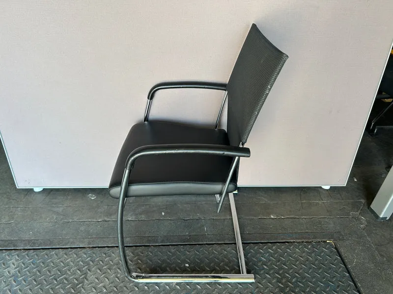 Brunner Konferenzstuhl Netzrücken Grau / Schwarz