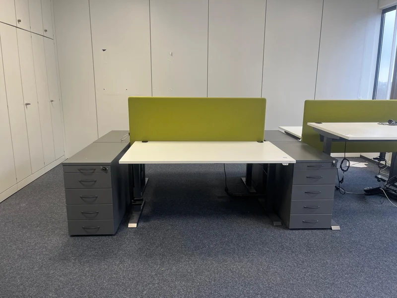 Elektrisch höhenverstellbarer Schreibtisch Weiß / Anthrazit