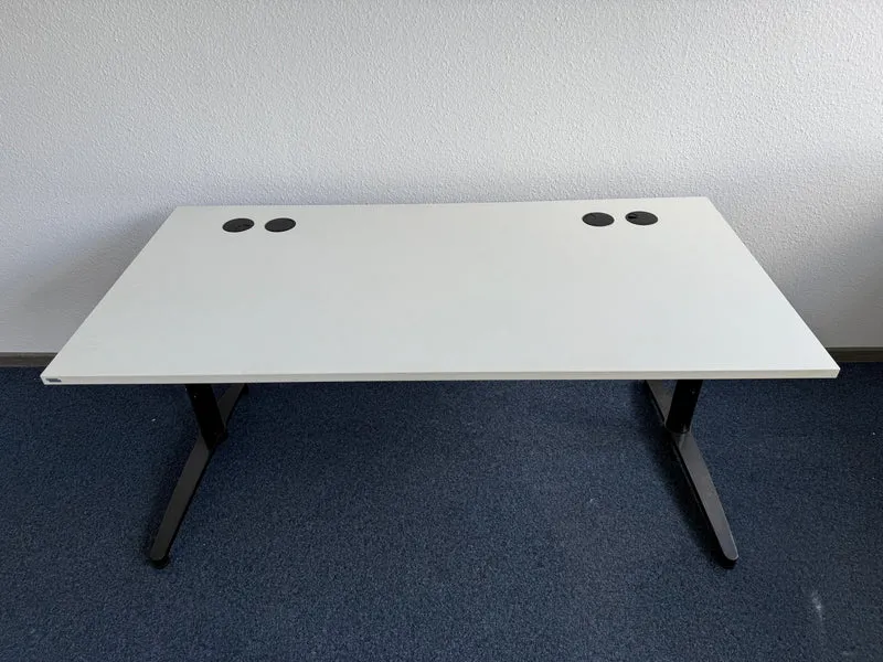 Assmann manuell höhenverstellbarer Schreibtisch Weiß