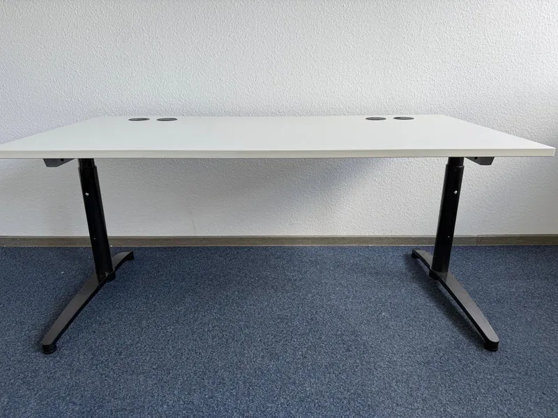 Assmann manuell höhenverstellbarer Schreibtisch Weiß