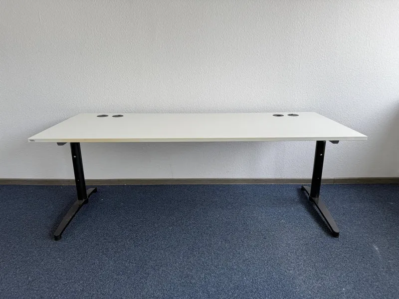 Assmann manuell höhenverstellbarer Schreibtisch Weiß