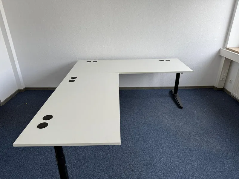 Assmann manuell höhenverstellbarer Schreibtisch Weiß