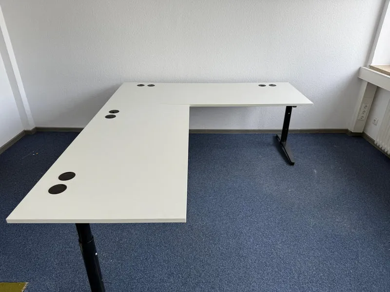 Assmann manuell höhenverstellbarer Schreibtisch Weiß
