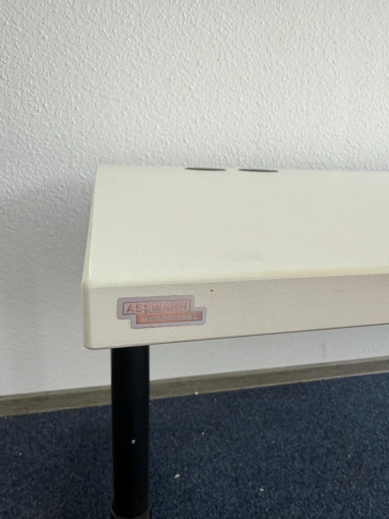 Assmann manuell höhenverstellbarer Schreibtisch Weiß