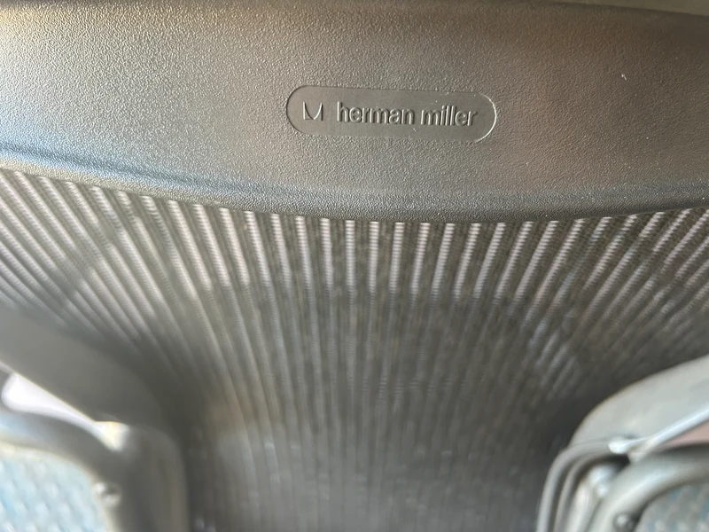 Herman Miller Aeron Konferenzstuhl Anthrazit