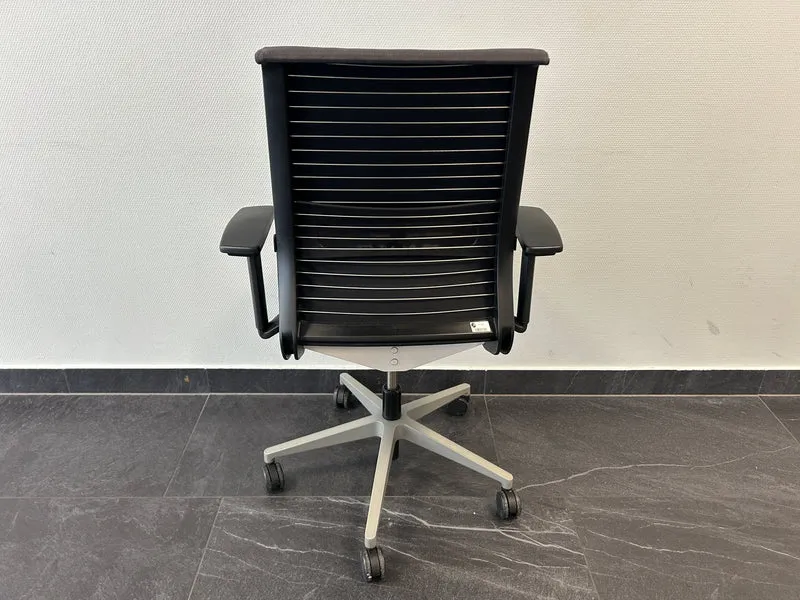 Steelcase Think Bürodrehstuhl Grau