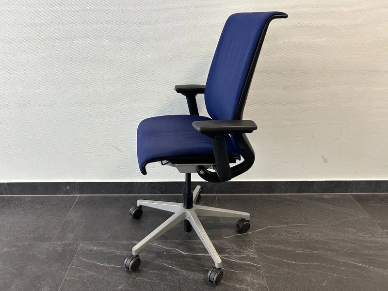 Steelcase Think Bürodrehstuhl Blau
