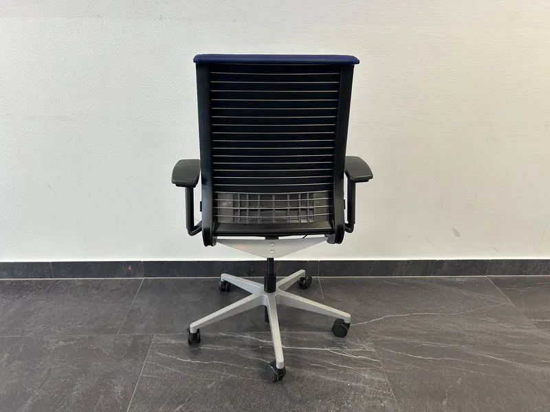 Steelcase Think Bürodrehstuhl Blau