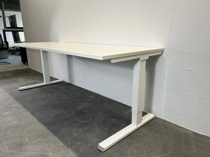 Haworth Manuell Höhenverstellbarer Schreibtisch Weiß
