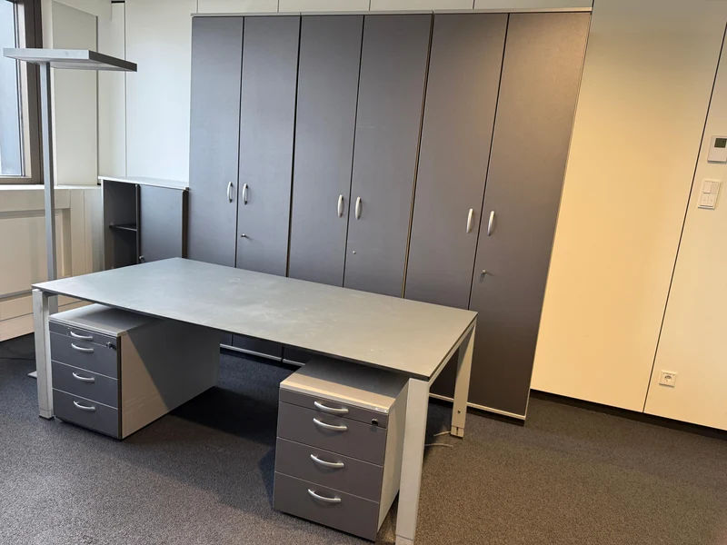 Vario manuell höhenverstellbar Schreibtisch Anthrazit / Grau