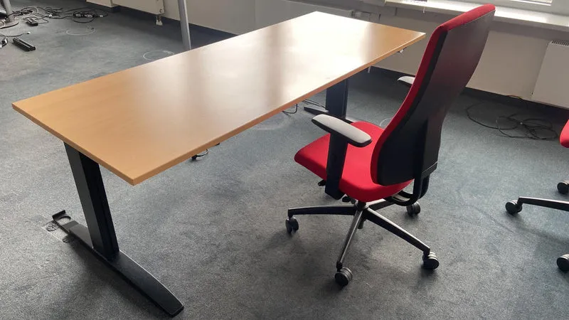 Ceka elektrisch höhenverstellbarer Schreibtisch Buche