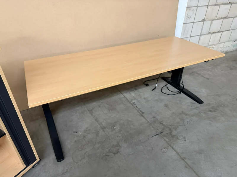 Ceka elektrisch höhenverstellbarer Schreibtisch Buche