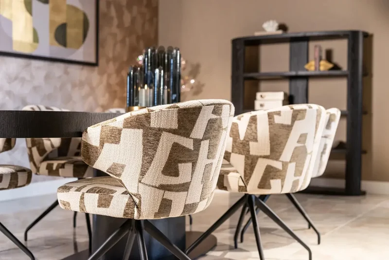Richmond Interiors Esszimmerstuhl Milly biscotti swivel