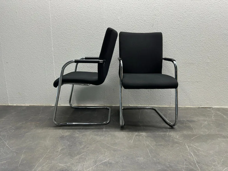Steifensand Konferenzstuhl Schwarz