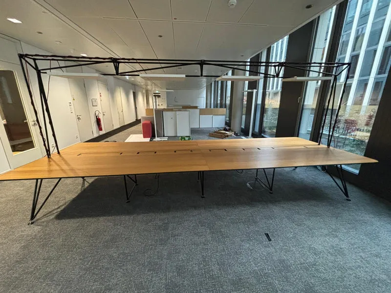 System 180 XXL Konferenztisch Buche mit Beleuchtung