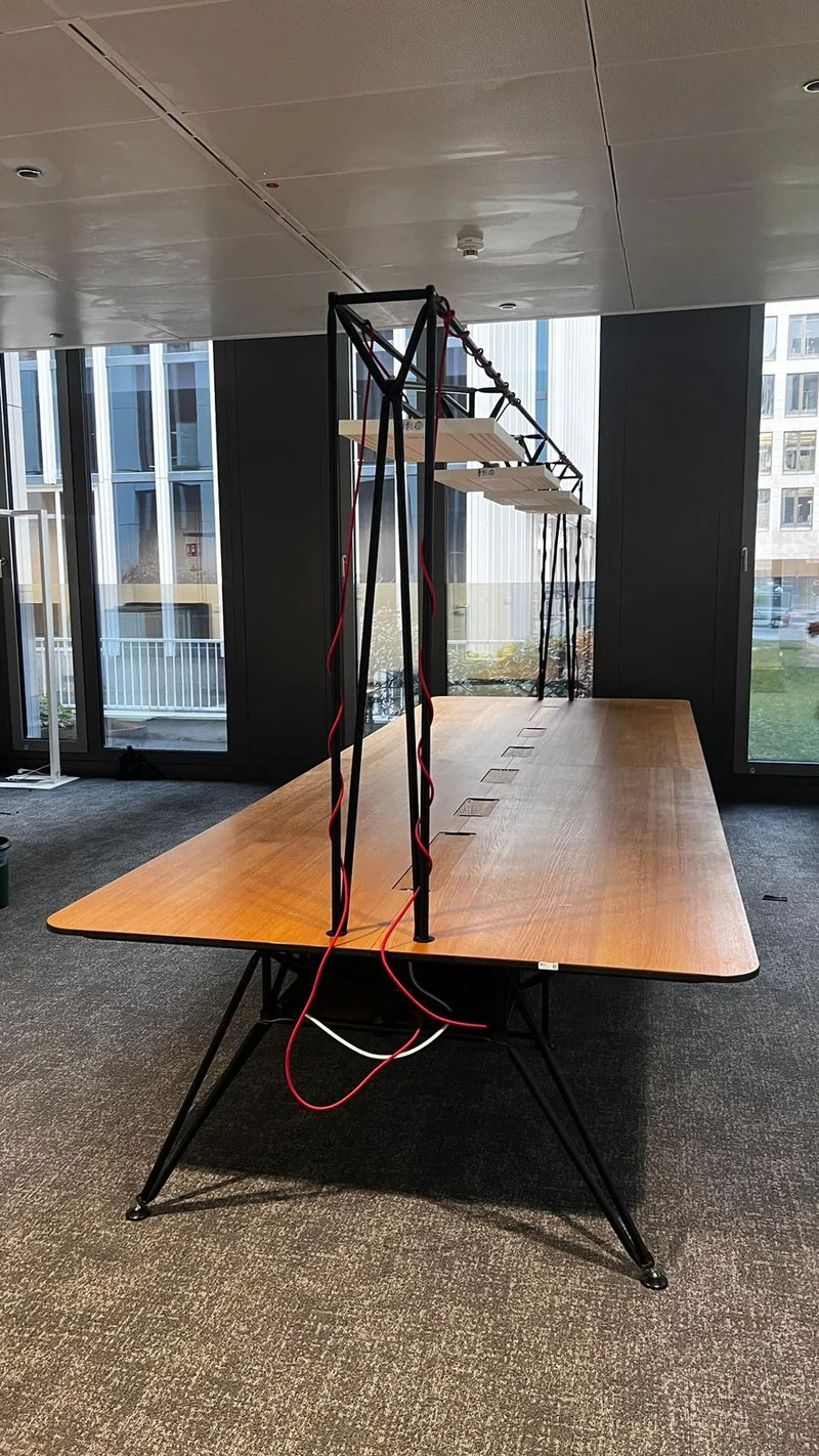 System 180 XXL Konferenztisch Buche mit Beleuchtung