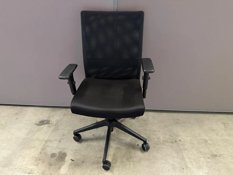 Bürodrehstuhl Schwarz mit Netzrücken