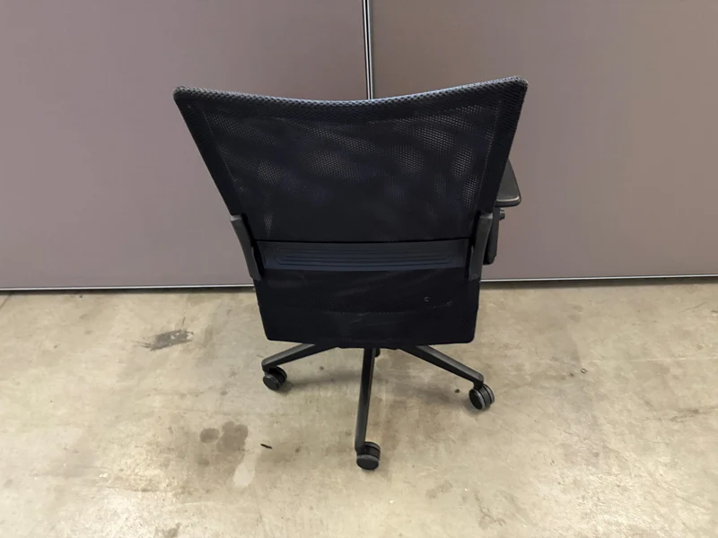 Bürodrehstuhl Schwarz mit Netzrücken