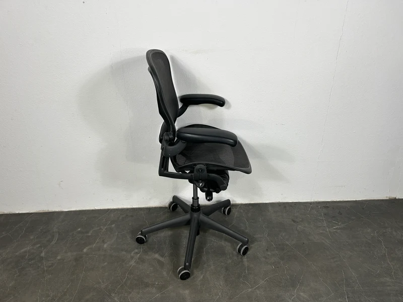 Herman Miller Aeron Bürodrehstuhl Anthrazit