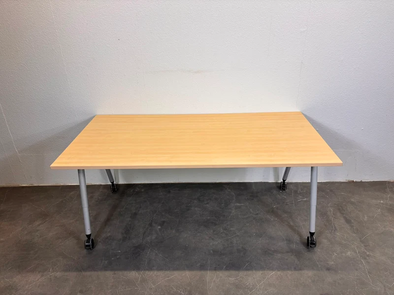 Steelcase Konferenztisch auf Rollen Ahorn