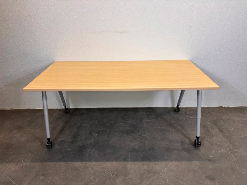 Steelcase Konferenztisch auf Rollen Ahorn