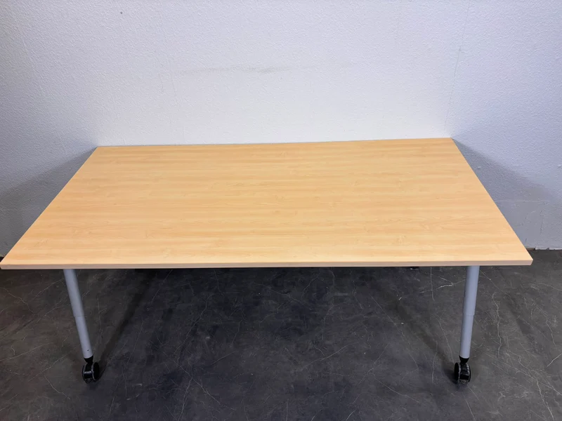 Steelcase Konferenztisch auf Rollen Ahorn