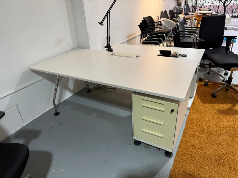 Vitra AD Hoc Schreibtisch inkl Container