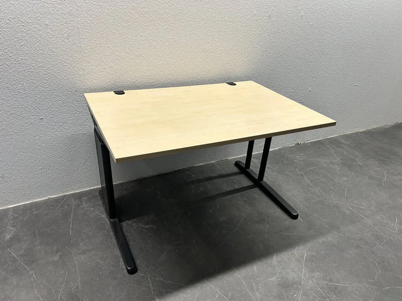 König & Neurath Manuell höhenverstellbarer Schreibtisch Ahorn / Schwarz