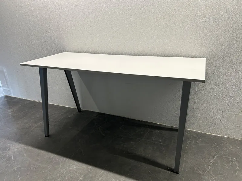 Steelcase Stehtisch Weiß / Grau