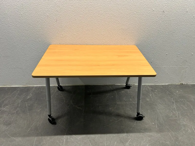 Steelcase / Werndl Konferenztisch auf Rollen Buche