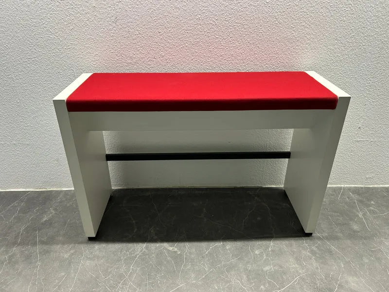 König & Neurath Sitzbank Wartebank Blau Rot Gelb