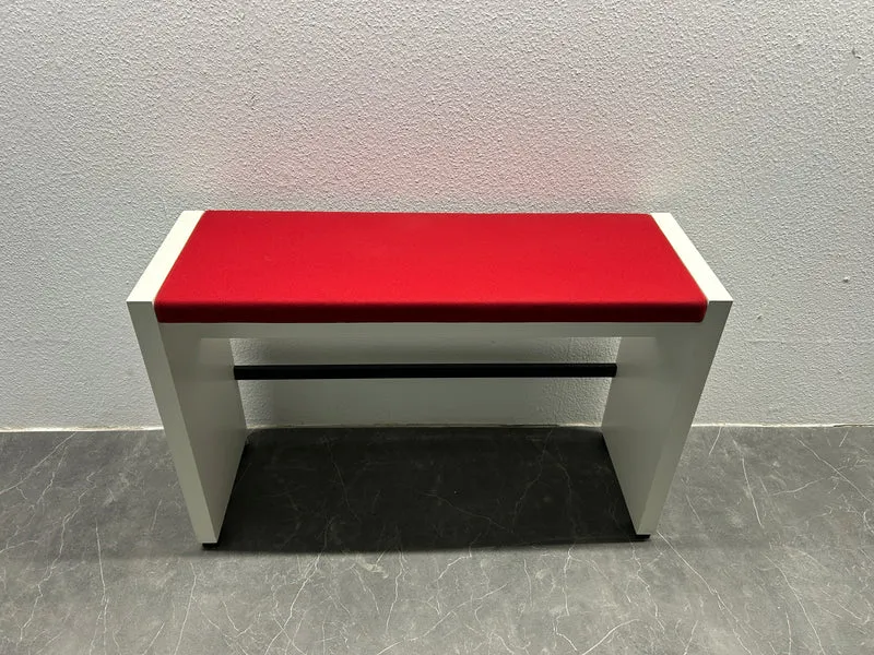 König & Neurath Sitzbank Wartebank Blau Rot Gelb